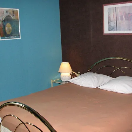 ホテル La Croix Blanche タルブ