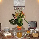 La Croix Blanche فندق تارْب