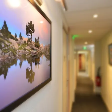 La Croix Blanche Hotel 2*