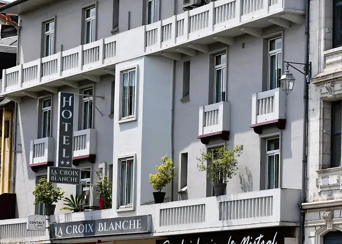 Hotel La Croix Blanche 2*