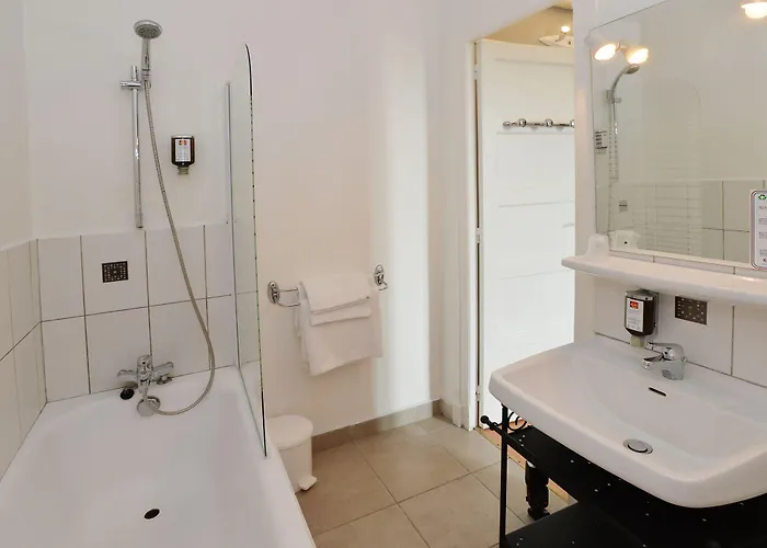 Hotel La Croix Blanche 2*